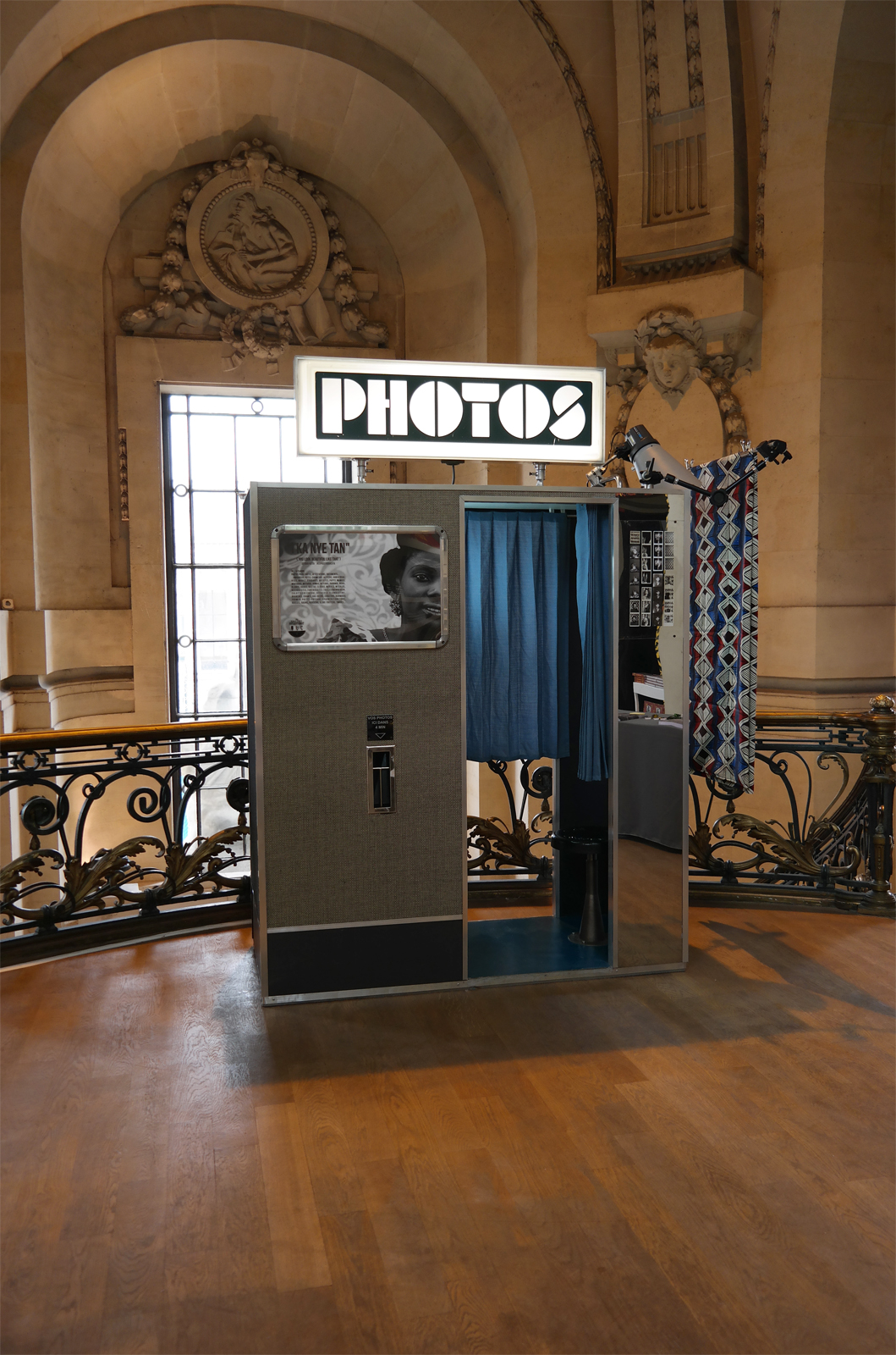 Quand la cabine photographique redevient un business florissant – Ui ...